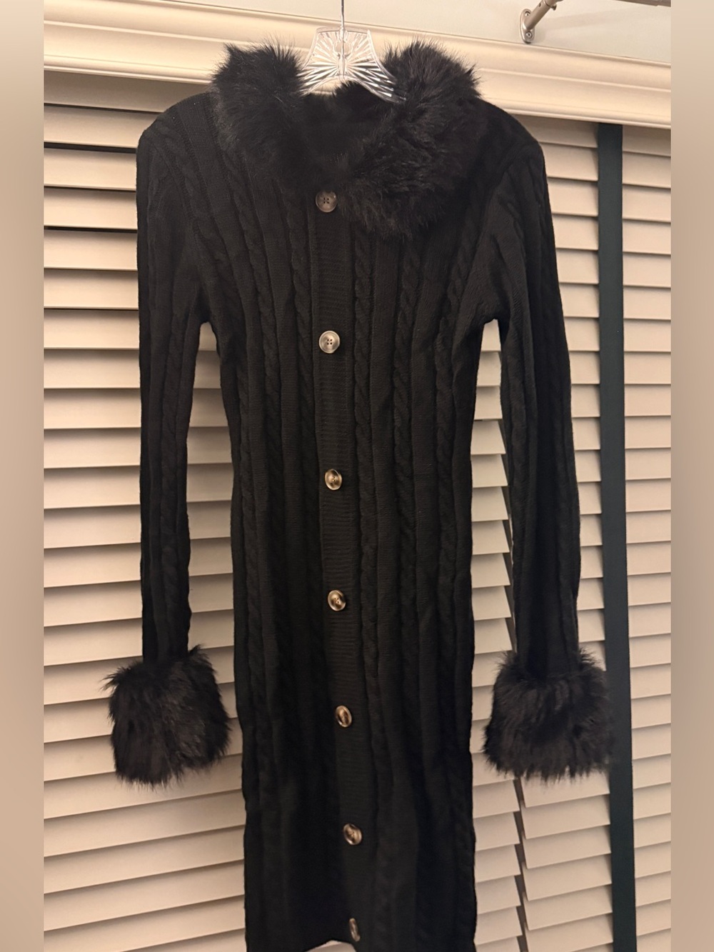 Black Cable-Knit Long Sweater Dress with Faux Fur - Picture 4 of 6